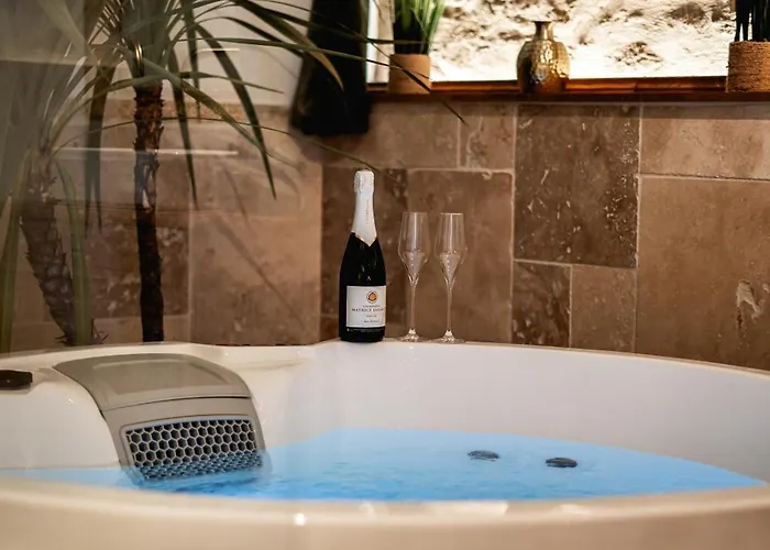 Vendée Avec Jacuzzi Privatif Nesmy